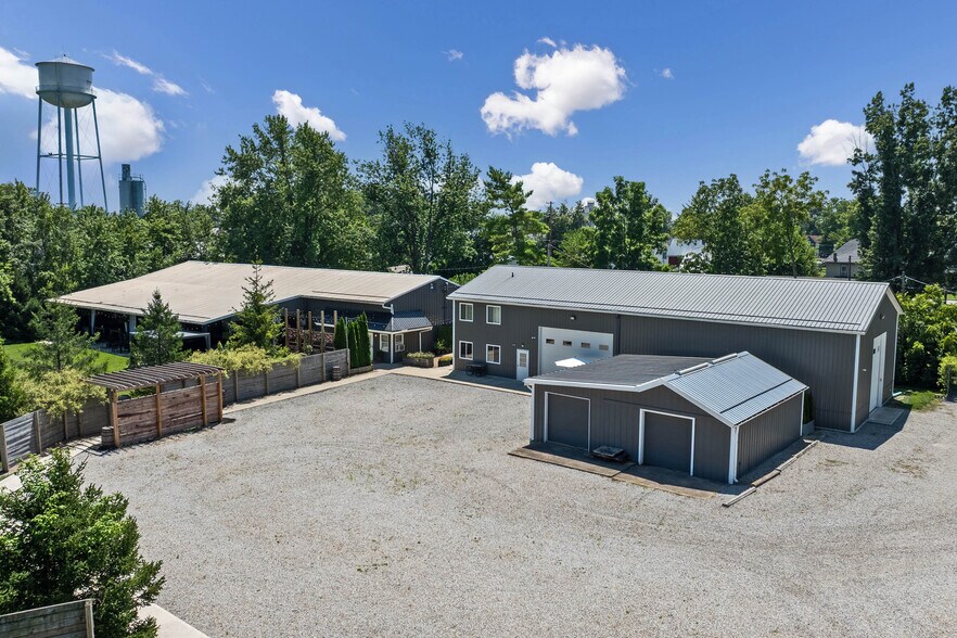 8 E 3rd Ave, Mount Sterling, OH à vendre - Photo du bâtiment - Image 3 de 12