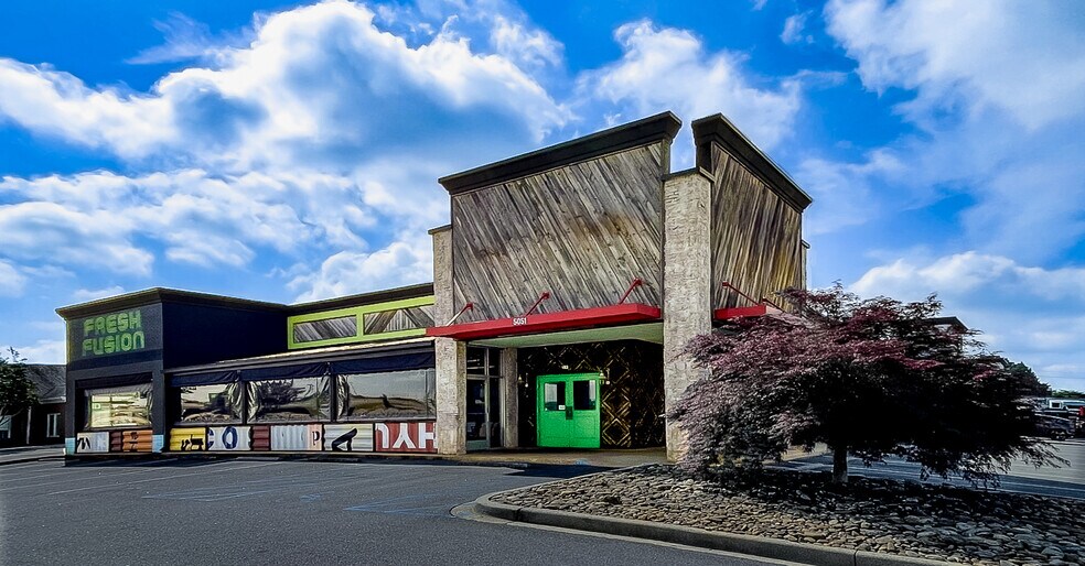 5051 Calhoun Memorial Hwy, Easley, SC à louer - Photo du bâtiment - Image 1 de 5