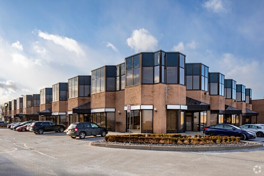 5080 Timberlea Blvd, Mississauga, ON à louer - Photo du bâtiment - Image 2 de 8