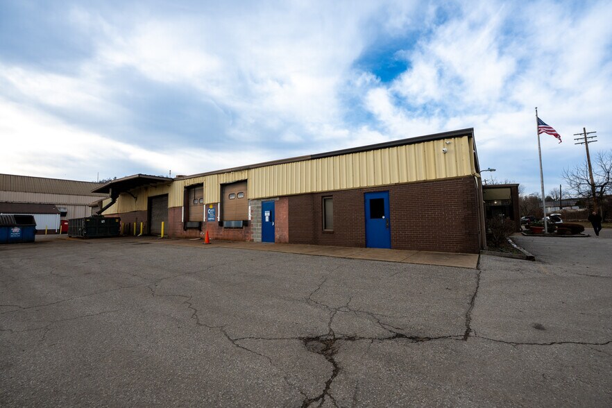 320-A 4th Street St, Blawnox, PA à vendre - Photo du bâtiment - Image 2 de 21
