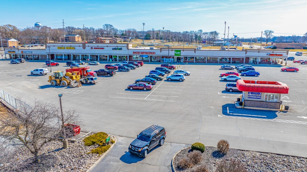 3039-3093 E Market St, Logansport, IN à louer - Photo du bâtiment - Image 2 de 5