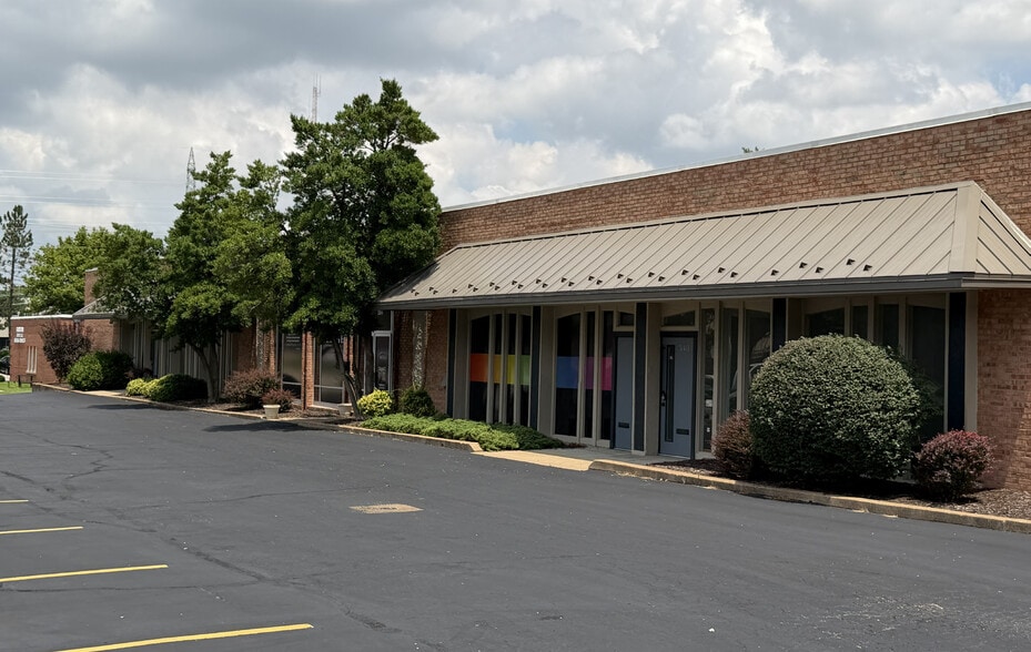1340-1350 Baur Blvd, Olivette, MO for lease - Building Photo - Image 3 of 3