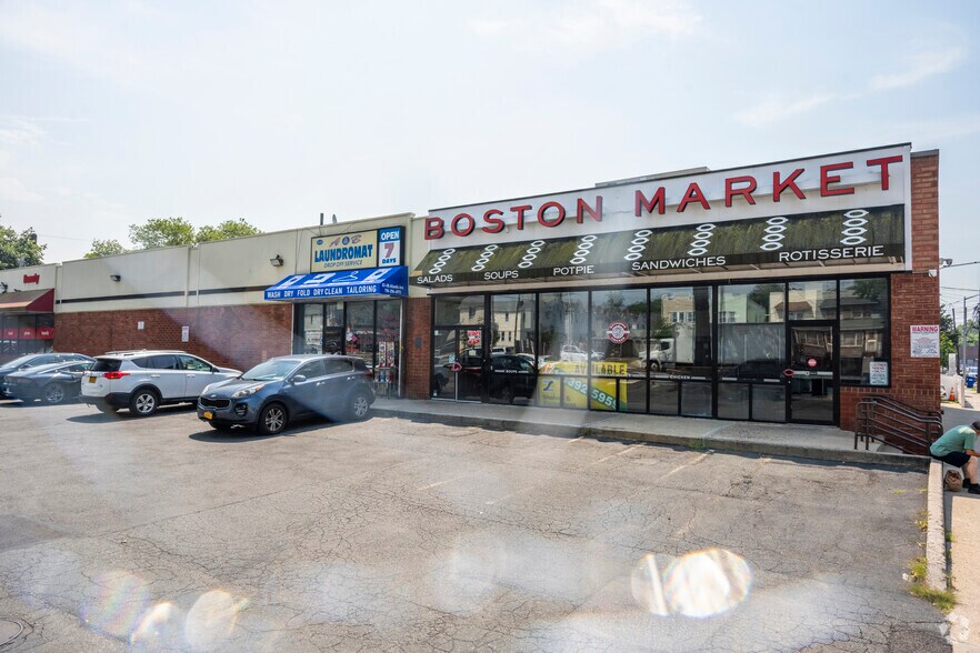 83-02 Atlantic Ave, Ozone Park, NY à louer - Photo du bâtiment - Image 2 de 4