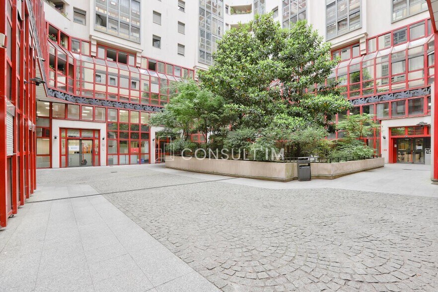 Immeuble residentiel dans Paris à vendre - Photo du bâtiment - Image 3 de 9
