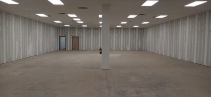 388 Frederick St, Mount Airy, NC for lease Interior Photo- Image 2 of 2