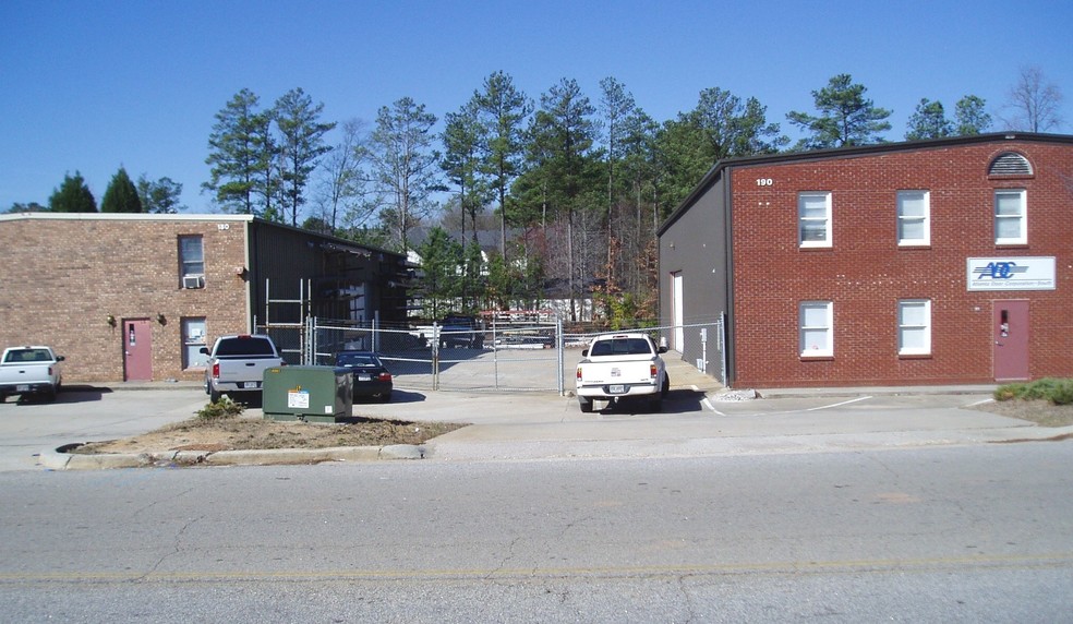 180 Industrial Way, Fayetteville, GA à vendre - Photo principale - Image 1 de 4
