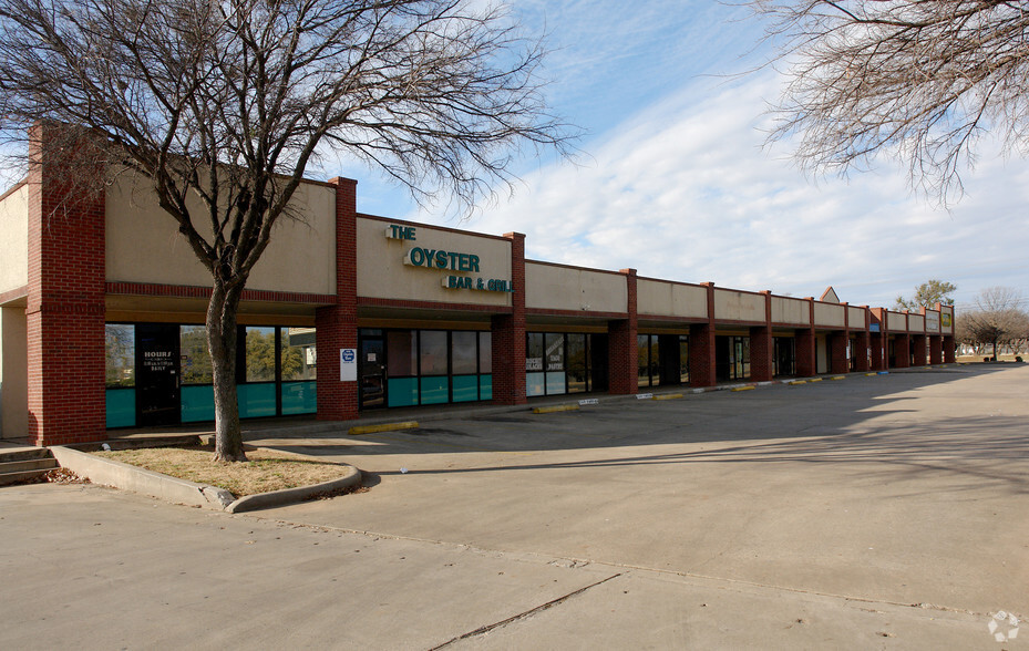 1505 Southwest Pky, Wichita Falls, TX for lease - Primary Photo - Image 1 of 5