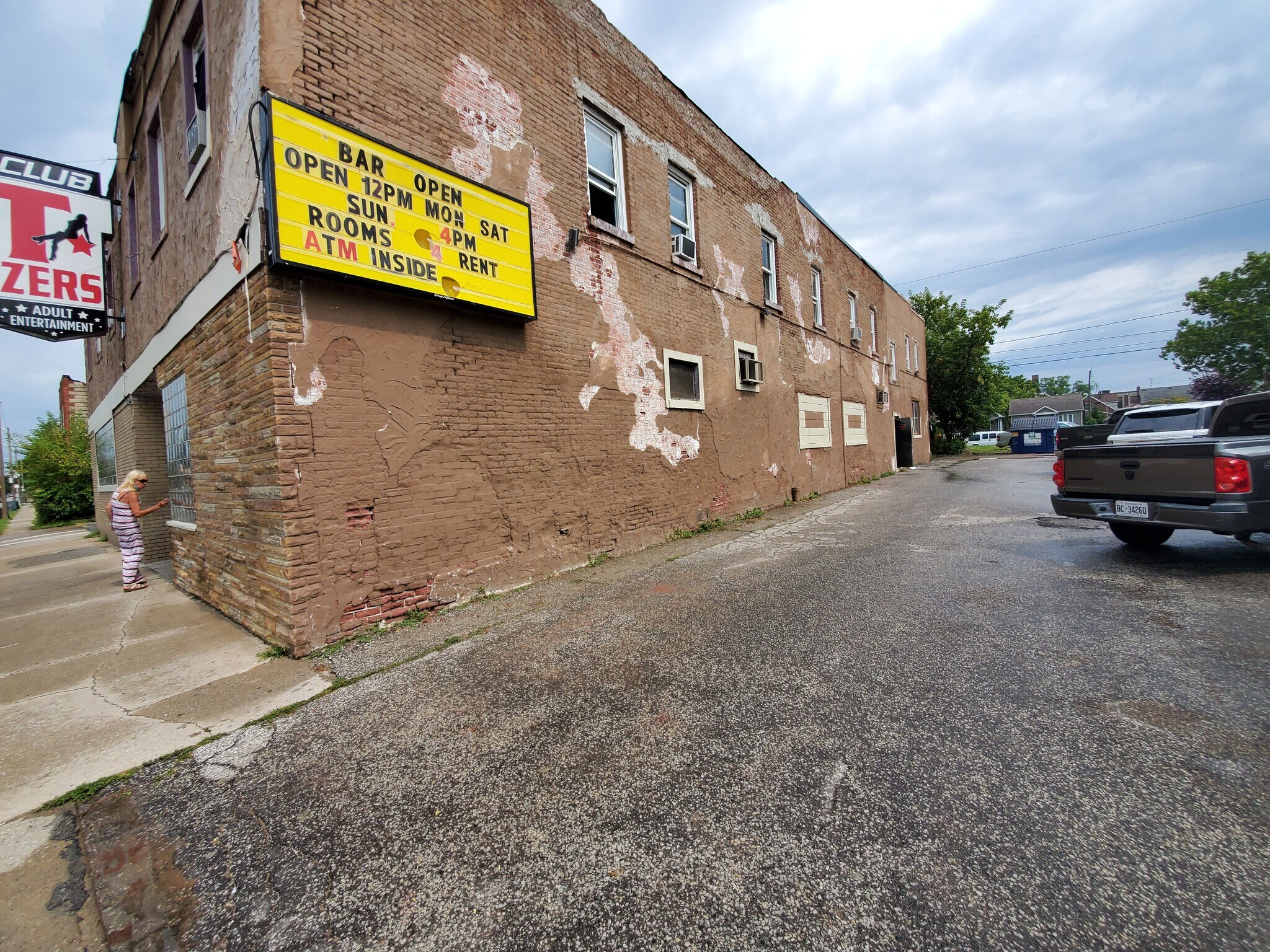 1636 Drouillard Rd, Windsor, ON for sale Primary Photo- Image 1 of 1