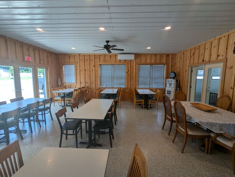 562 W 29th St, Buena Vista, VA à vendre - Photo intérieure - Image 3 de 18