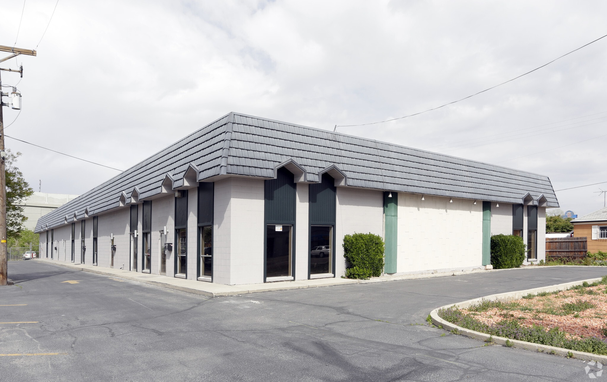 3410-3426 S 300 W, Salt Lake City, UT for sale Primary Photo- Image 1 of 8