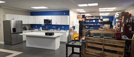 3966 Arnold Ave, Naples, FL for lease Interior Photo- Image 2 of 5