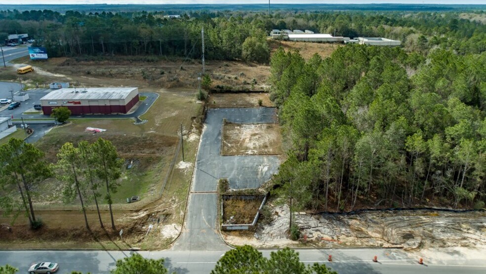 1000 PJ Adams Pky, Crestview, FL à vendre - Photo du bâtiment - Image 2 de 4