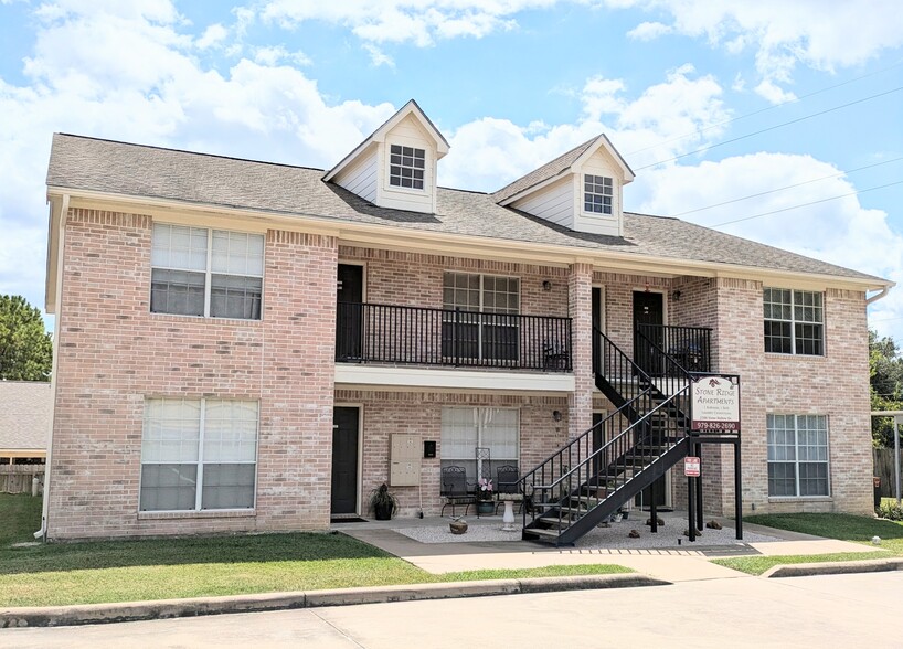 2300 Stone Hollow Dr, Brenham, TX à vendre - Photo principale - Image 1 de 6