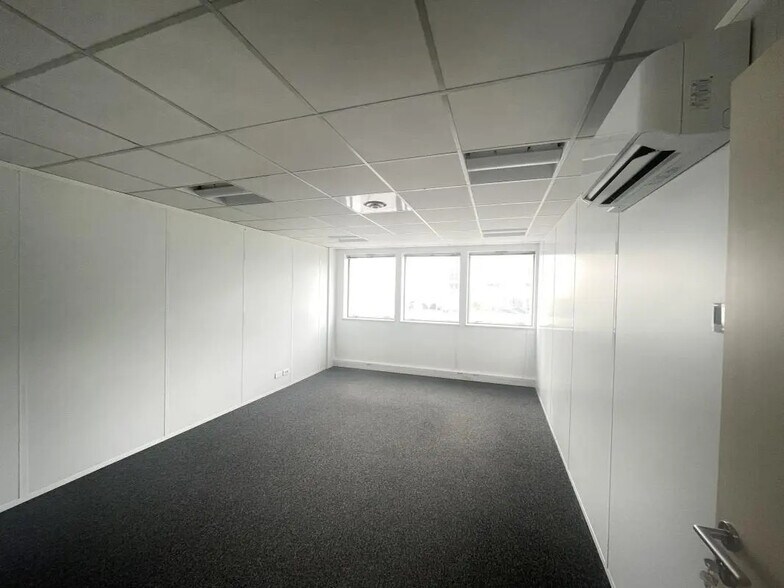 84-88 Boulevard De La Mission Marchand, Courbevoie for lease - Building Photo - Image 3 of 16