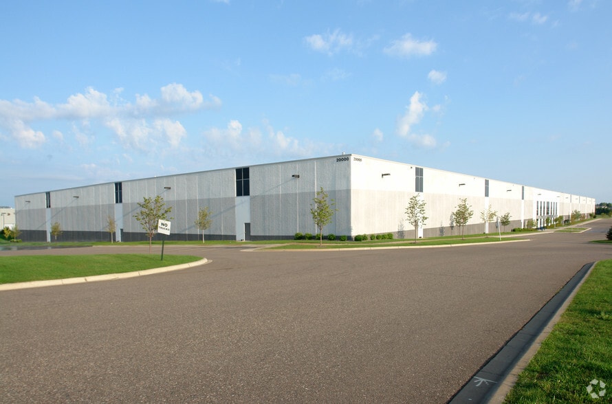 20000 S Diamond Lake Rd, Rogers, MN for lease - Building Photo - Image 1 of 4