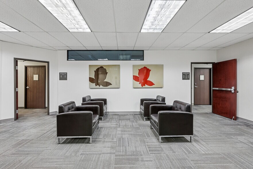 6795 E Tennessee Ave, Denver, CO à louer - Photo intérieure - Image 3 de 5