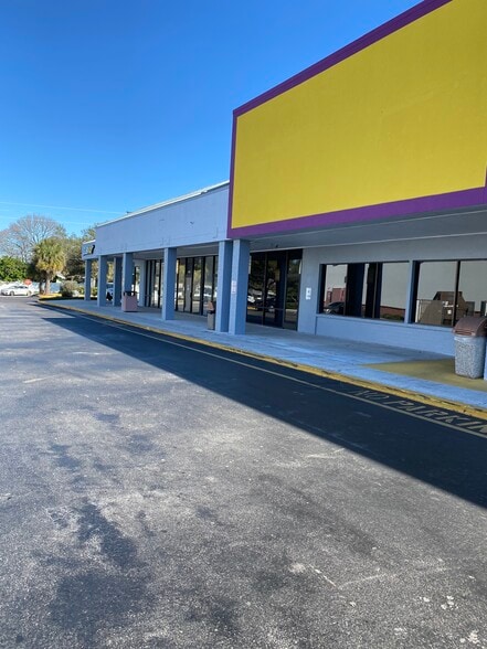 1861 N Highland Ave, Clearwater, FL à louer - Photo du bâtiment - Image 3 de 20
