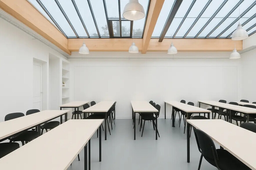 Office in Paris for sale - Interior Photo - Image 3 of 4