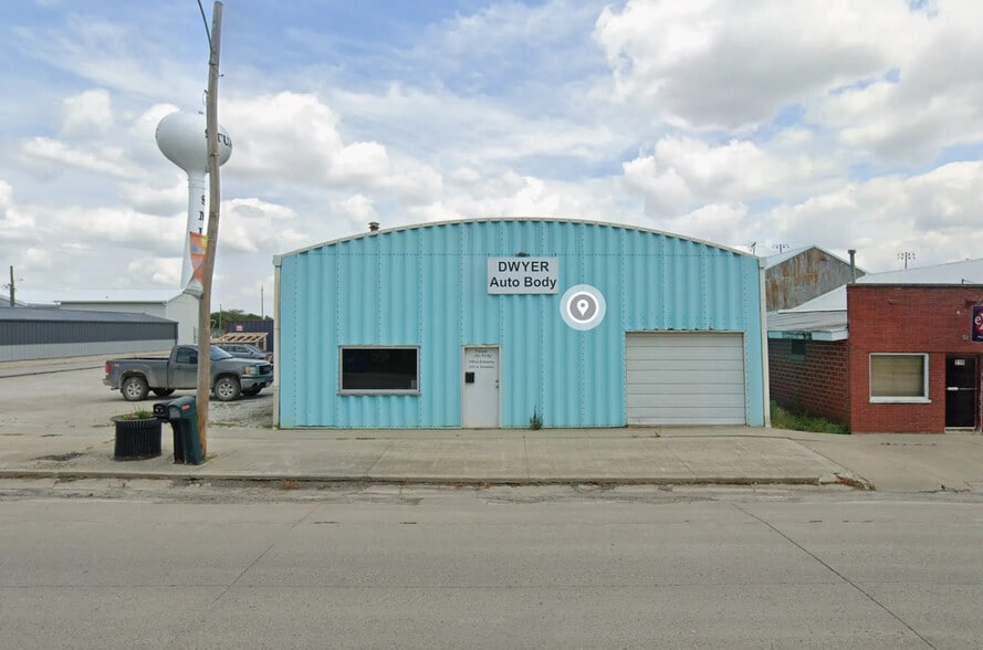 215 S Division St, Stuart, IA for lease - Building Photo - Image 2 of 18