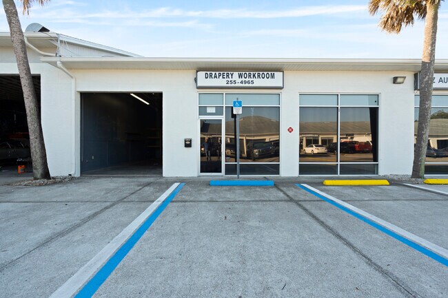 Plus de détails pour 4590 Babcock St NE, Palm Bay, FL - Local d'activités à louer