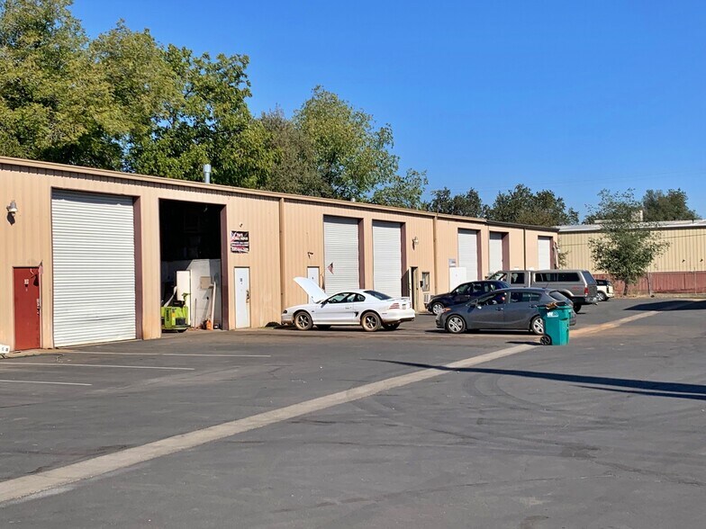 6200 Stainless Way, Anderson, CA à louer - Photo du bâtiment - Image 3 de 7