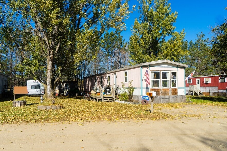 102 NE Clark Dr, Verndale, MN à vendre - Photo du bâtiment - Image 3 de 11