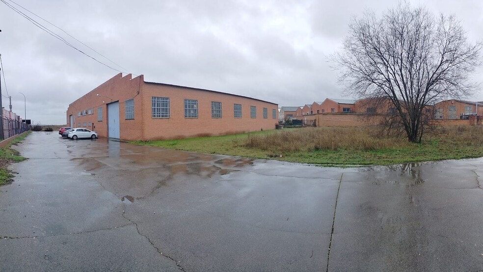 Calle Madroño, 59, Humanes de Madrid, Madrid for sale - Building Photo - Image 3 of 24