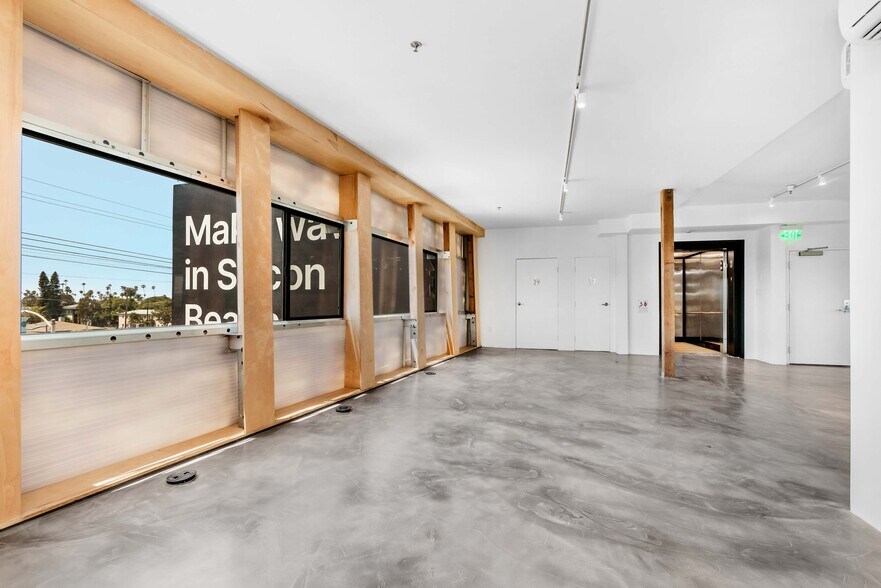 2434 Lincoln Blvd, Venice, CA à louer - Photo intérieure - Image 2 de 10