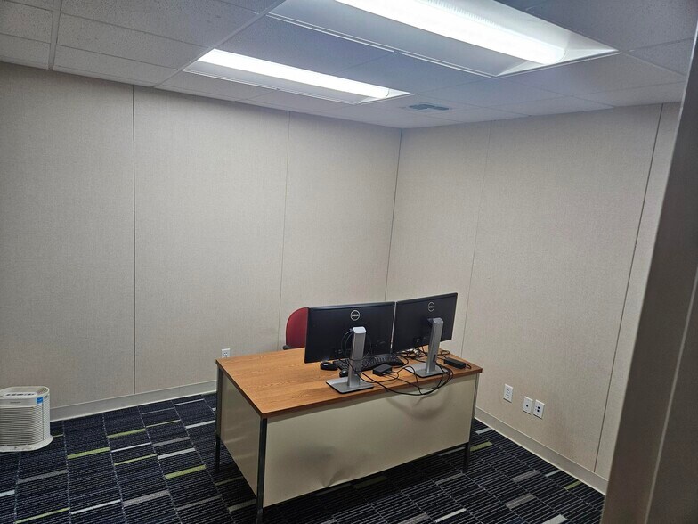 9900 Harrison, Romulus, MI à louer - Photo intérieure - Image 3 de 7