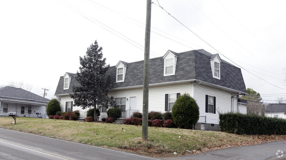 2517-2519 Cedar Ln, Knoxville, TN à vendre - Photo du bâtiment - Image 2 de 2