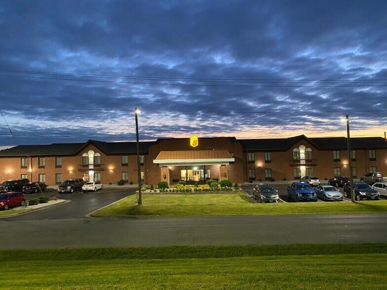 2055 E 5th St, Metropolis, IL à vendre - Photo du bâtiment - Image 1 de 12