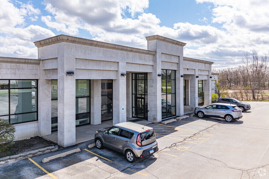 161 S Lincolnway, North Aurora, IL à louer - Photo du bâtiment - Image 2 de 5