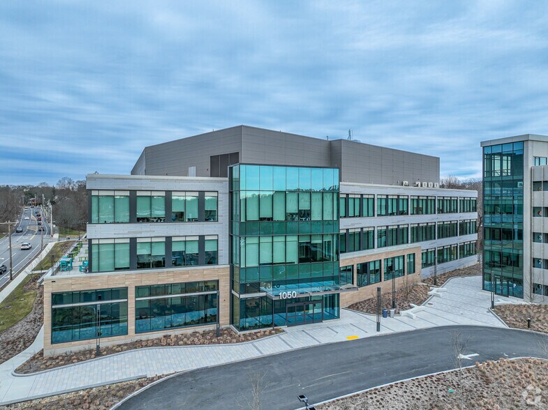 1050 Waltham St, Lexington, MA à louer - Photo du bâtiment - Image 2 de 4