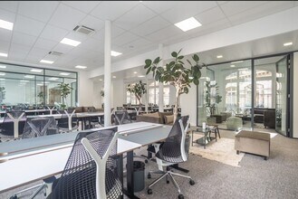 1 Avenue De La République, Paris à louer Photo intérieure- Image 2 de 4