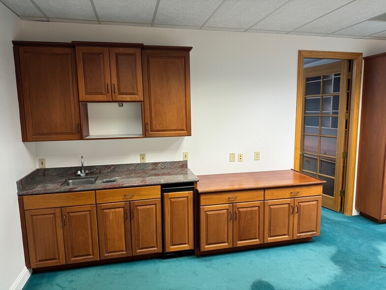 430 Cambridge Ave, Palo Alto, CA for lease - Interior Photo - Image 3 of 10