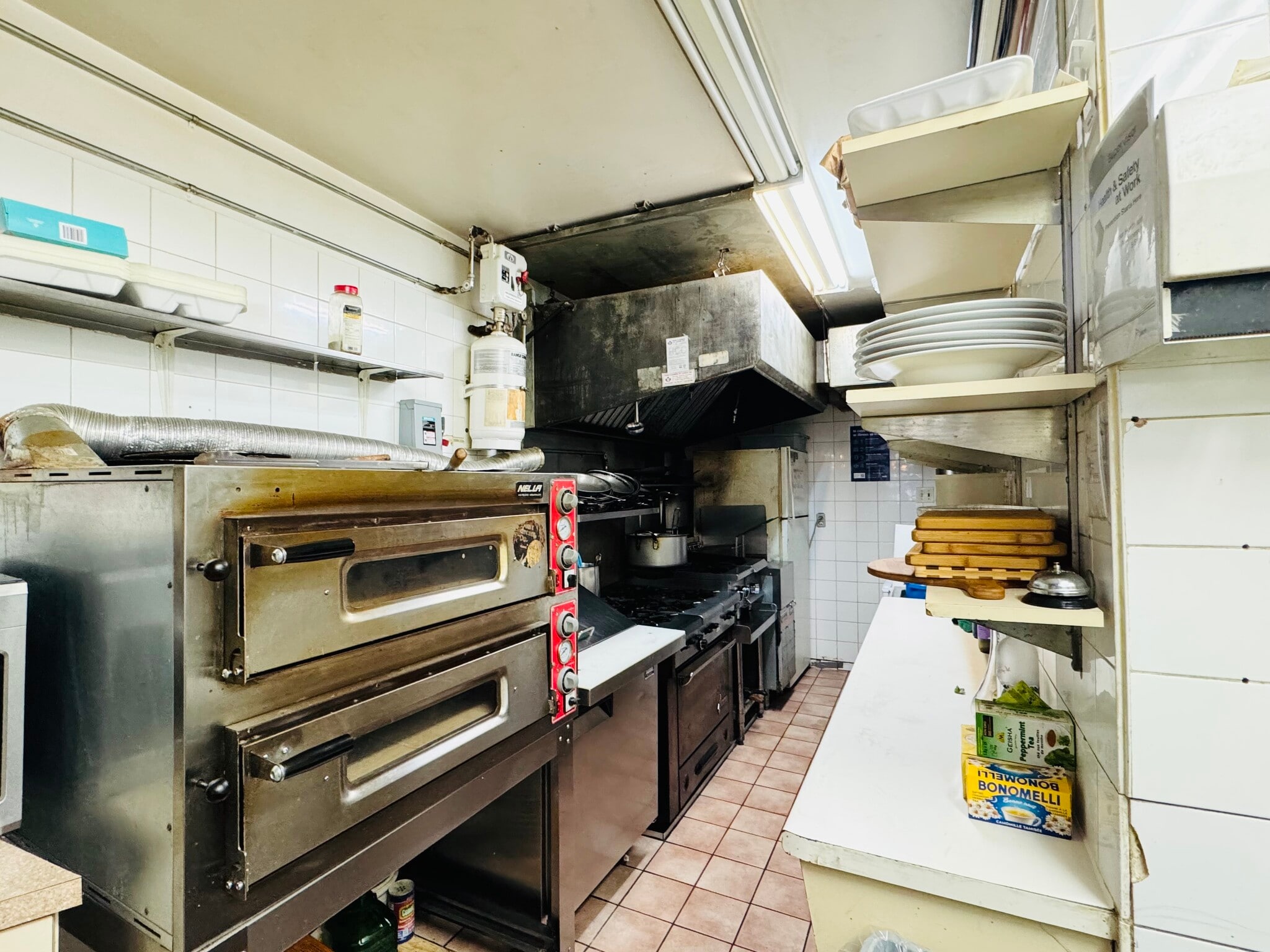 2372 Bloor St W, Toronto, ON for lease Primary Photo- Image 1 of 2