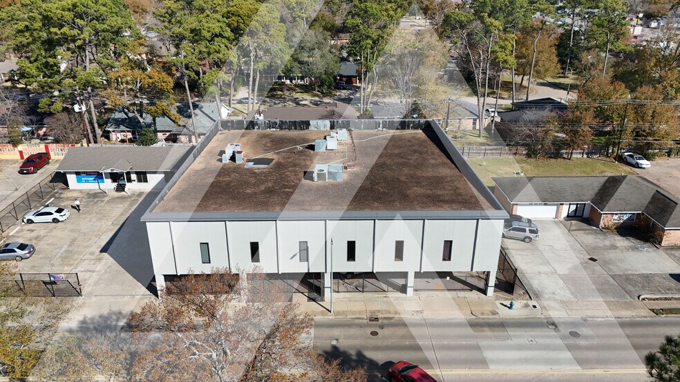 10122 Long Point Rd, Houston, TX à louer - Photo du bâtiment - Image 3 de 29