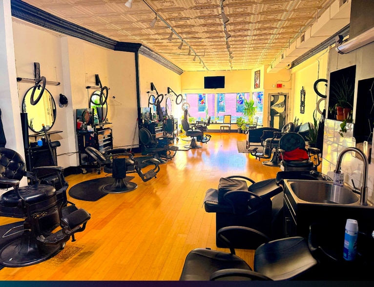 21-25 E 26th St, Minneapolis, MN for lease - Building Photo - Image 3 of 7