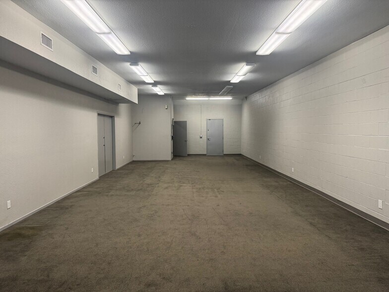 22129-22131 Sherman Way, Canoga Park, CA à louer - Photo du bâtiment - Image 2 de 5