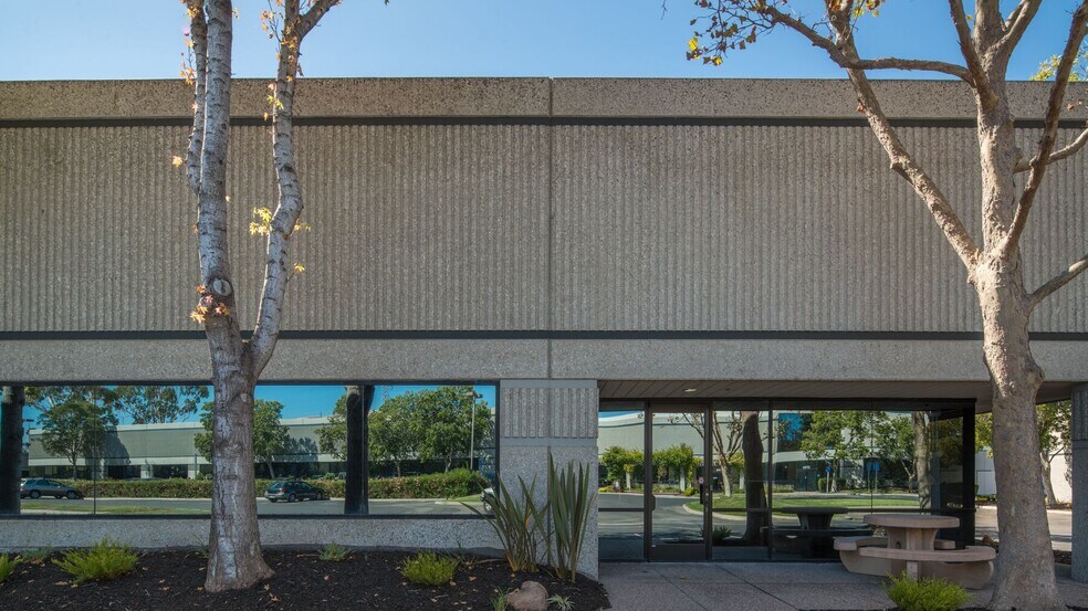 47221-47233 Fremont Blvd, Fremont, CA à louer - Photo du bâtiment - Image 3 de 5