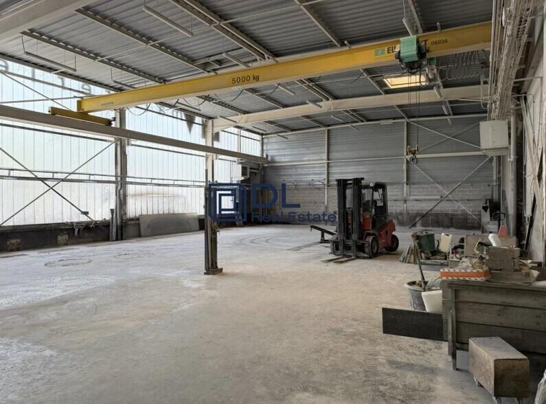 Industrial in Alfortville for lease - Interior Photo - Image 3 of 7