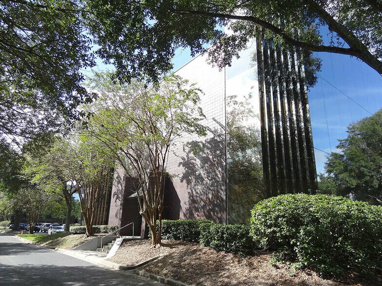 6621 Southpoint Dr N, Jacksonville, FL à louer - Photo du bâtiment - Image 3 de 5