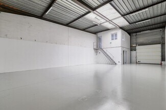 Plus de détails pour 6 Rue Du Bois Des Ponts, SAINT-OUEN-L'AUMONE - Industriel à louer