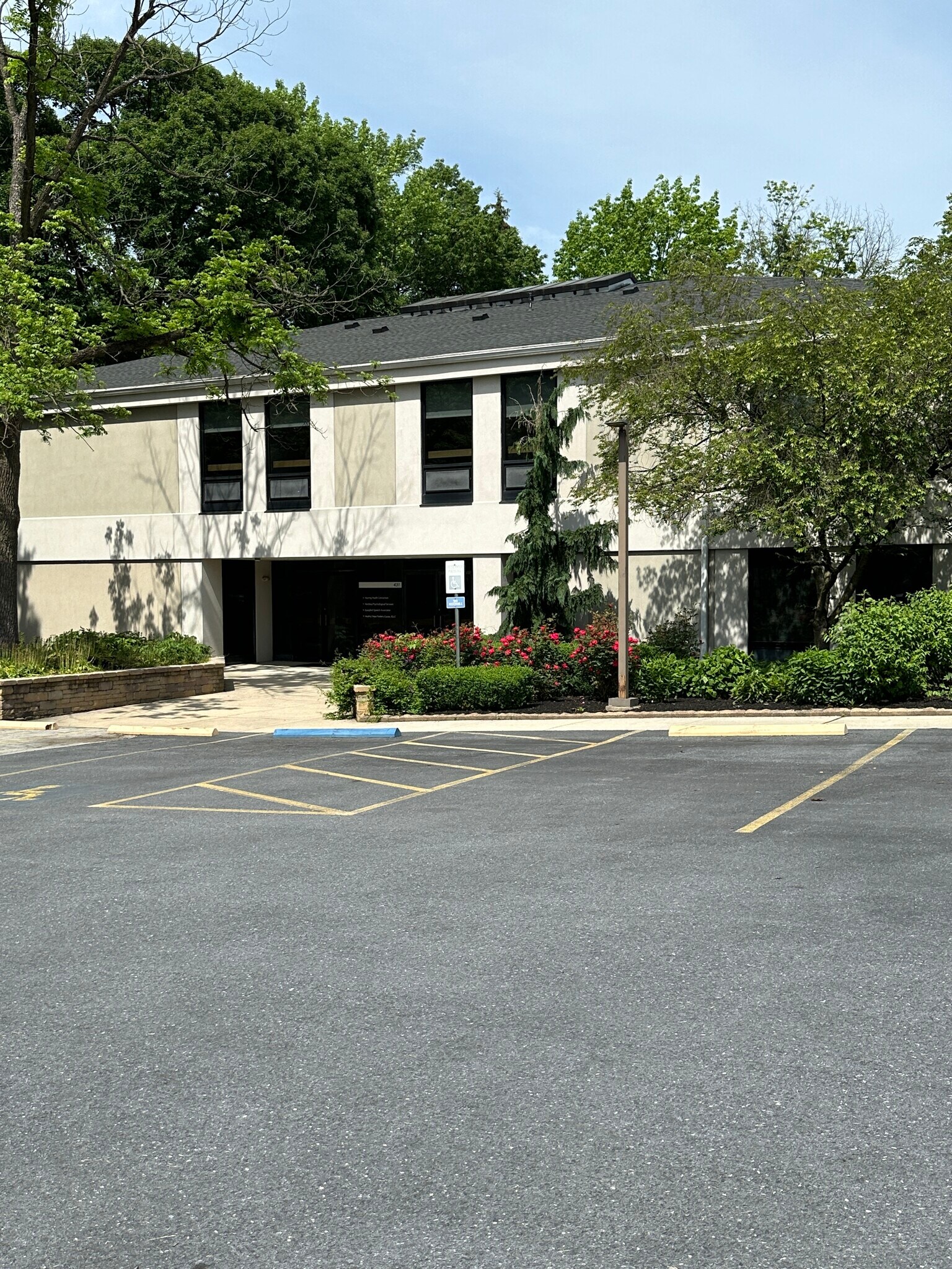 431-441 E Chocolate Ave, Hershey, PA for lease Building Photo- Image 1 of 16