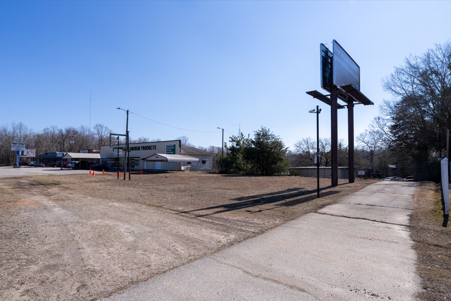 2427 New Easley Hwy, Greenville, SC à louer - Photo du bâtiment - Image 3 de 4