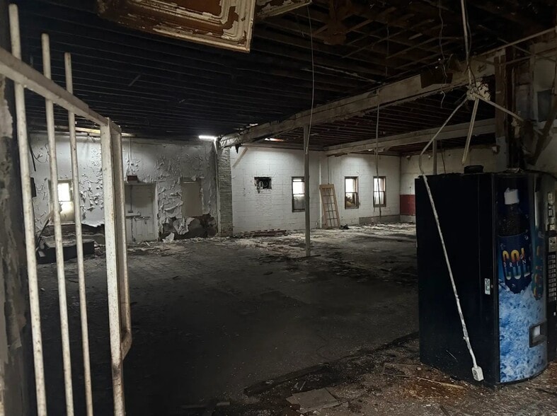 2800 15th St, Detroit, MI for sale - Interior Photo - Image 3 of 8