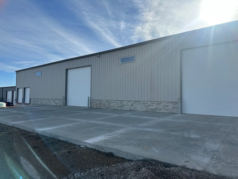 1095 Ruud Trl, Hartford, SD for lease - Building Photo - Image 2 of 8