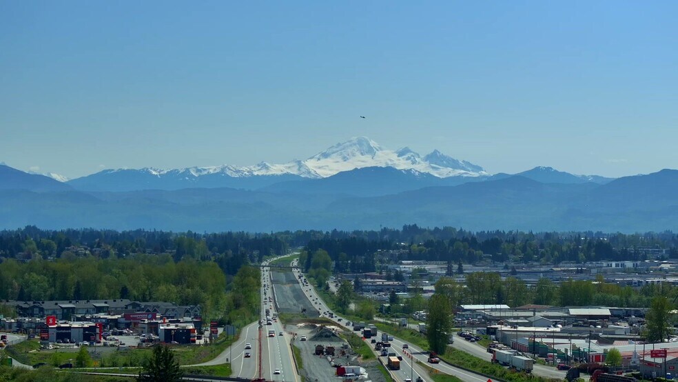 2162 Peardonville Rd, Abbotsford, BC à louer - Vidéo sur l’inscription commerciale - Image 2 de 27