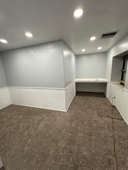 424 1/2 24th St, Bakersfield, CA for lease - Interior Photo - Image 3 of 5