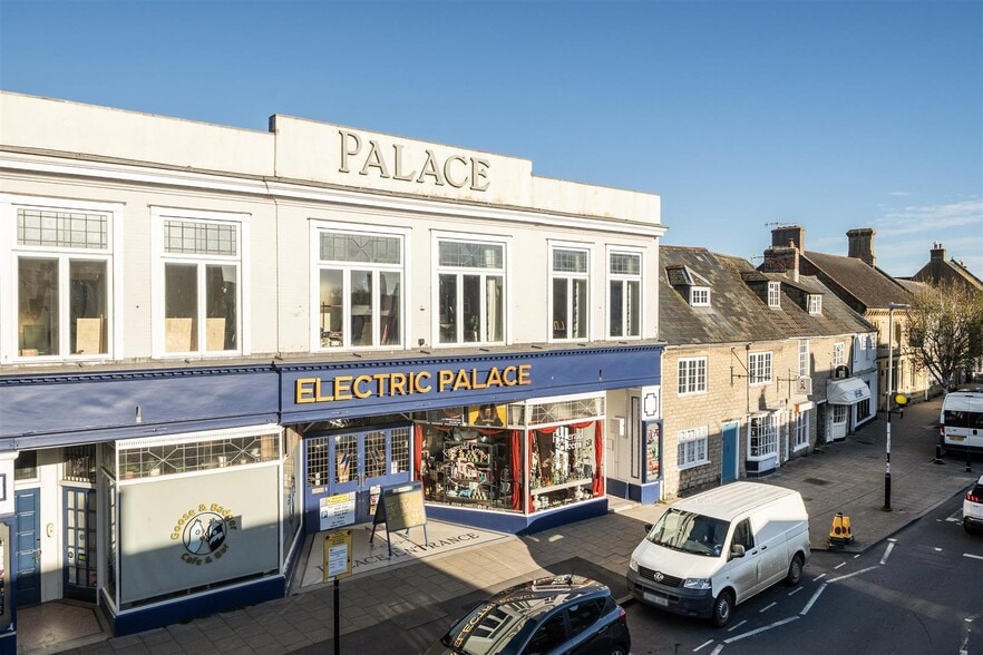 35 South St, Bridport for sale - Building Photo - Image 2 of 4